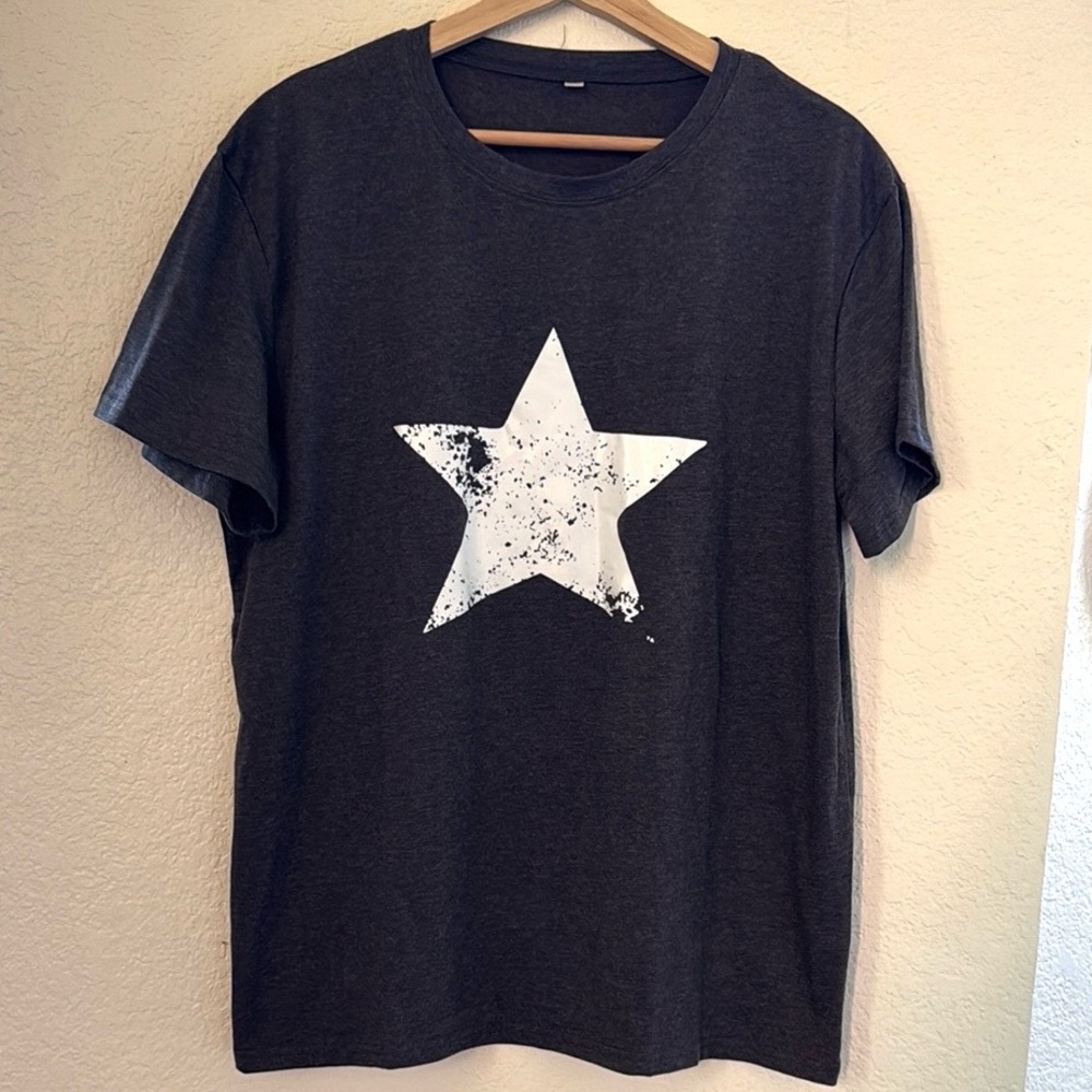 Women’s/ Men’s White Star T- Shirt.
